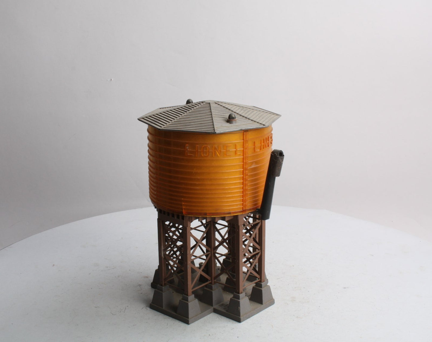 Lionel 30 Vintage O Operating Water Tower EX