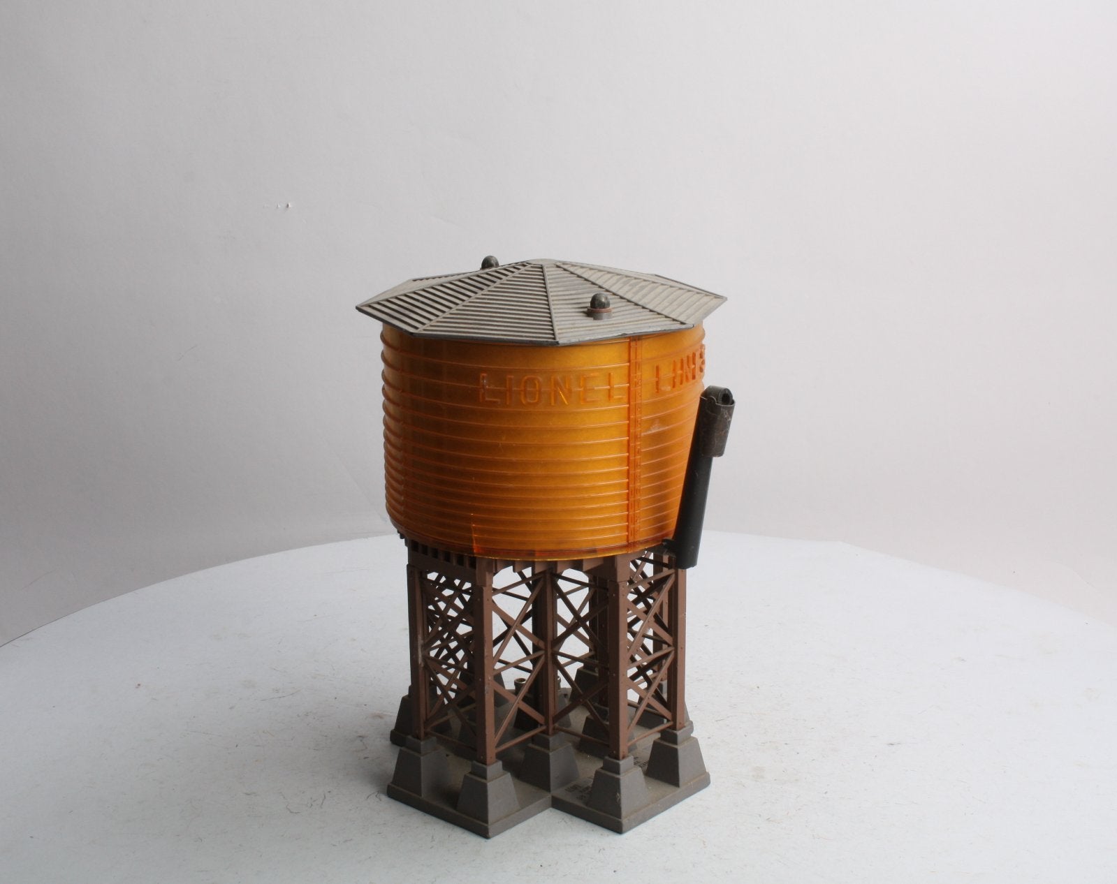 Lionel 30 Vintage O Operating Water Tower EX