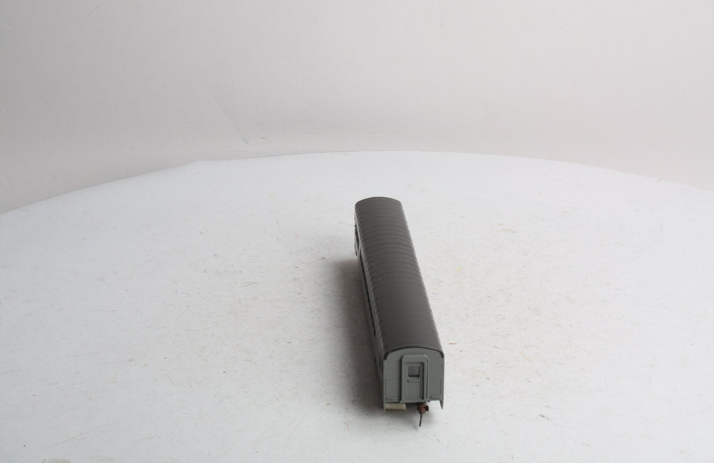 Con-Cor 0001-000914-1 HO Scale Southern Pacific 2211 72FT Passenger Car