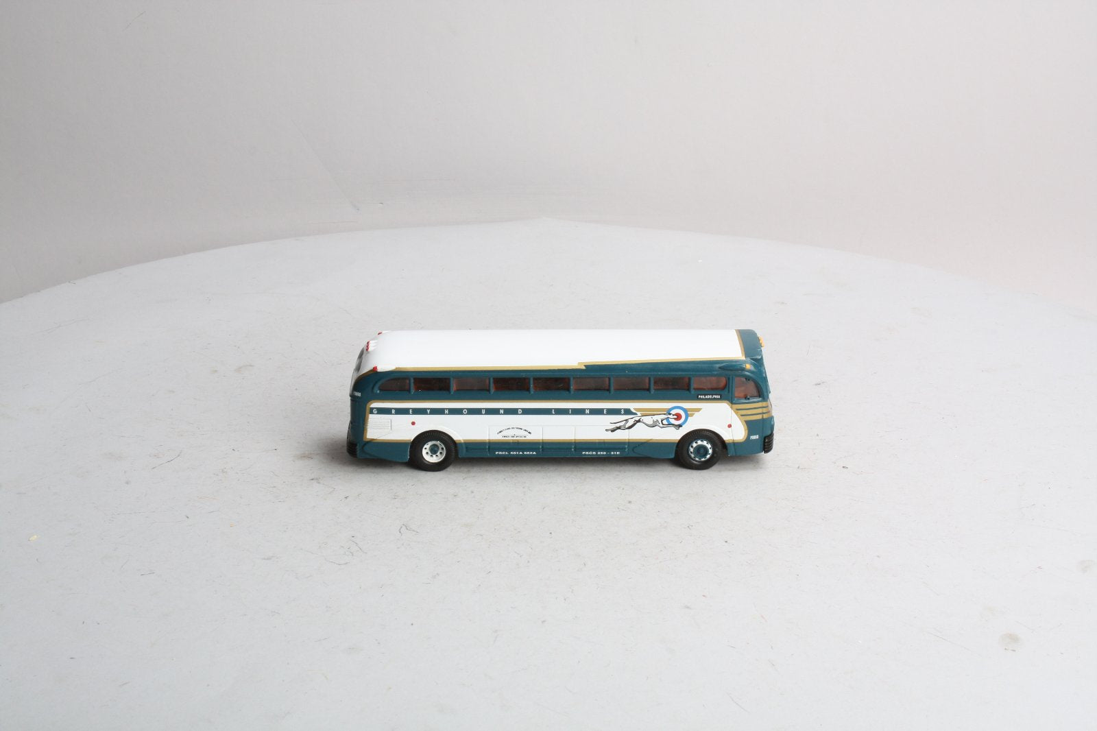Corgi 98461 1:50 1994 Battle of Britain Yellow Coach Philadelphia Bus Lines #743