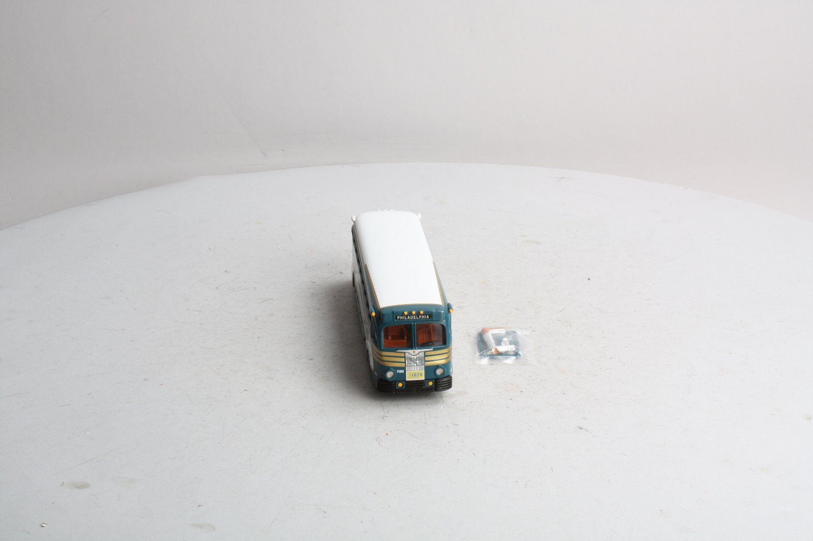 Corgi 98461 1:50 1994 Battle of Britain Yellow Coach Philadelphia Bus Lines #743