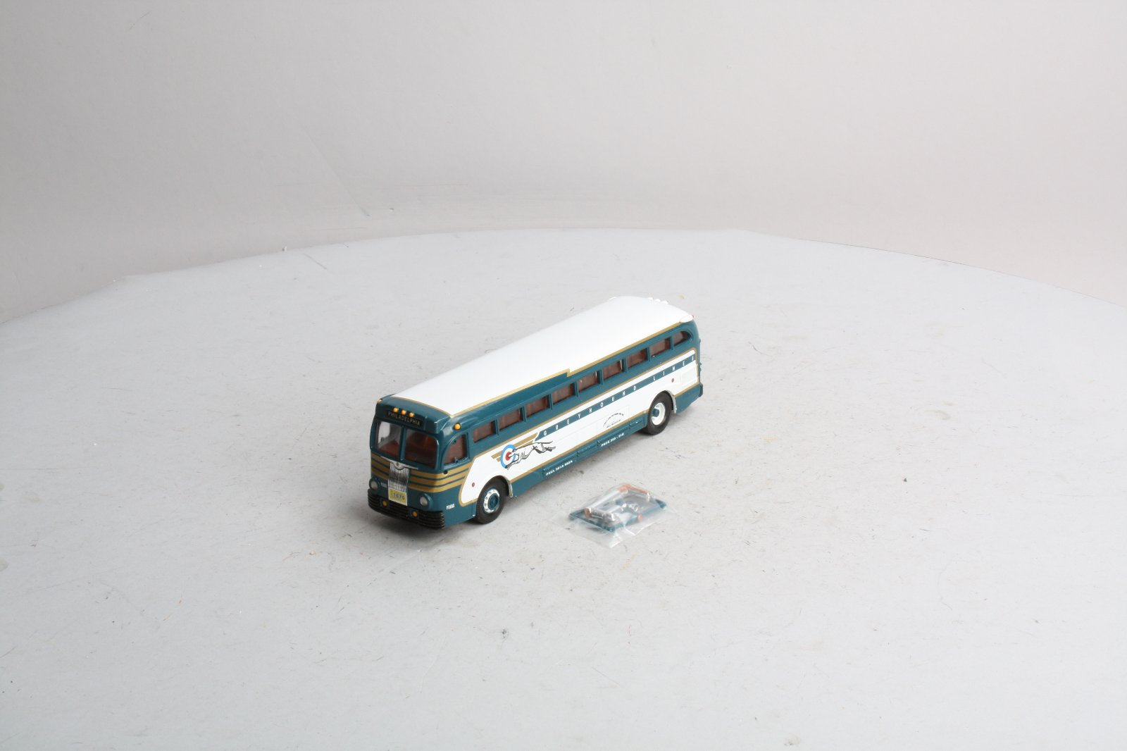 Corgi 98461 1:50 1994 Battle of Britain Yellow Coach Philadelphia Bus Lines #743