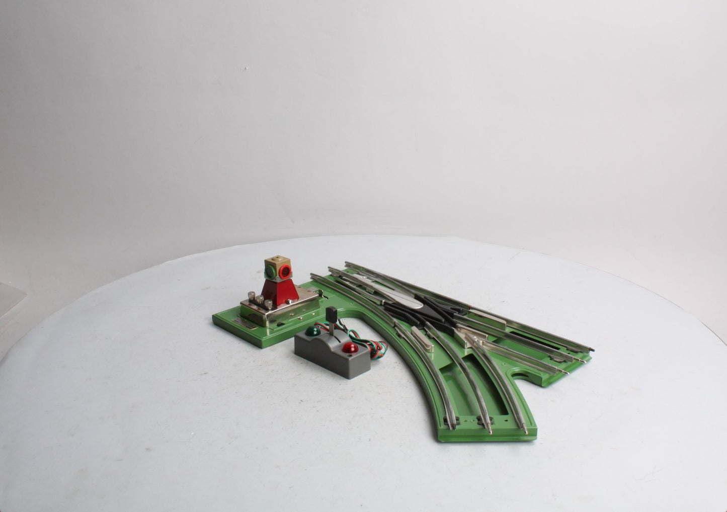 MTH 10-4001 Standard Gauge Right Hand 42" Diameter Switch Track LN/Box