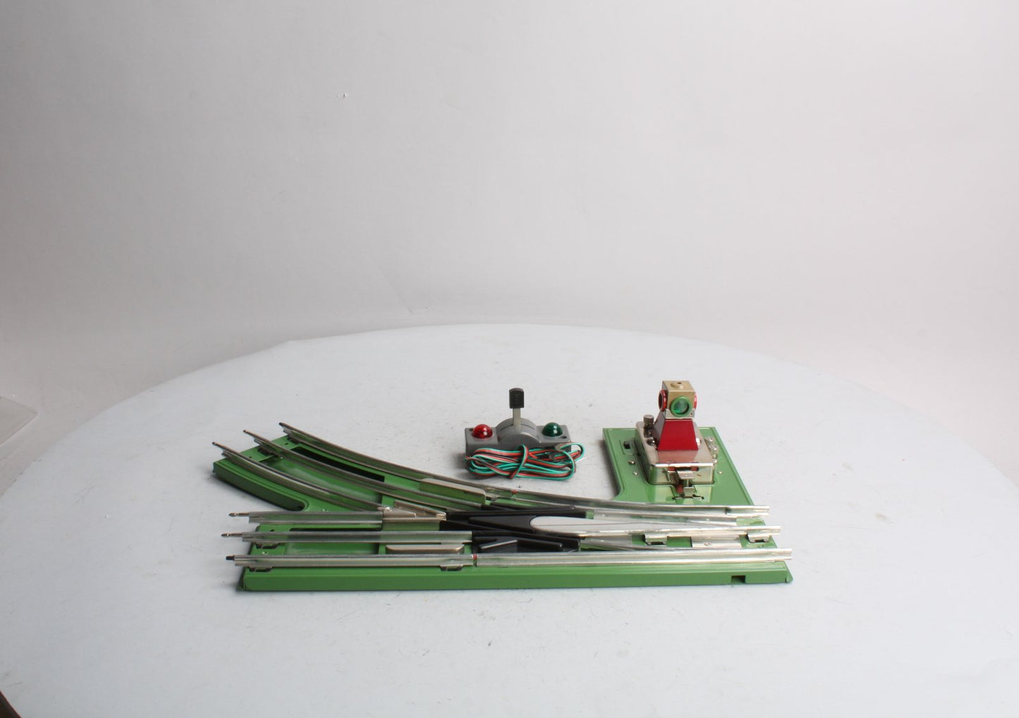 MTH 10-4001 Standard Gauge Right Hand 42" Diameter Switch Track LN/Box