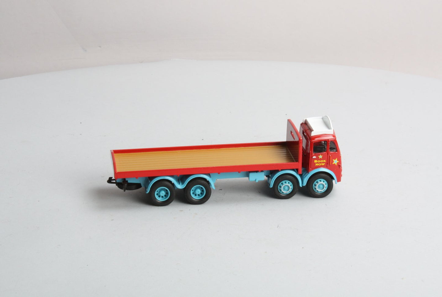 Corgi 97957 1:50 Chipperfields Circus - ERF 8-Wheel Rigid Truck LN/Box