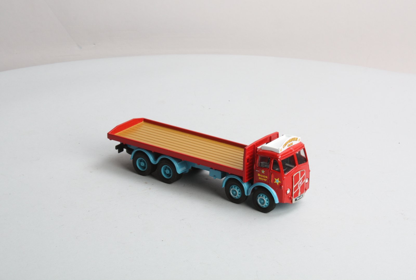 Corgi 97957 1:50 Chipperfields Circus - ERF 8-Wheel Rigid Truck LN/Box