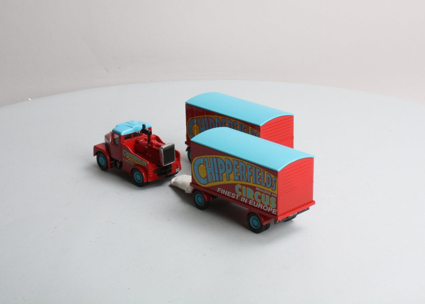 Corgi 97915 1:50 Die Cast Chipperfields Scammell Highwayman with Trailers LN/Box