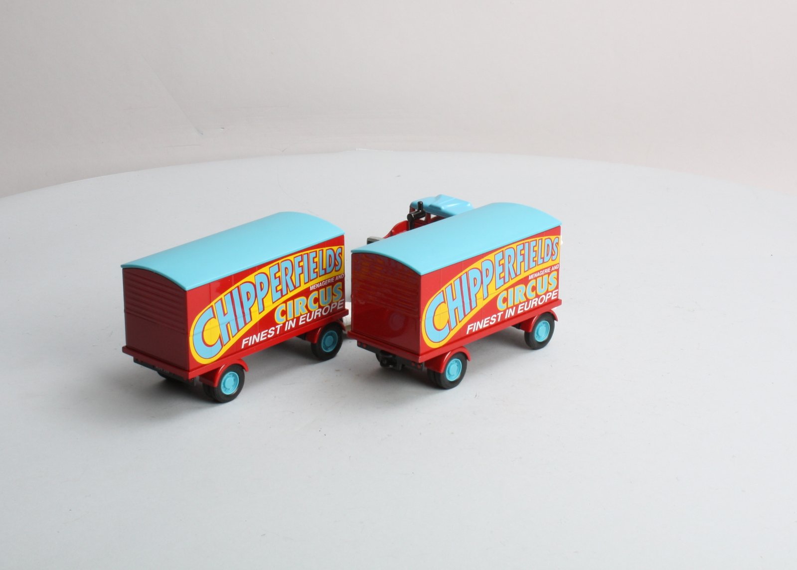 Corgi 97915 1:50 Die Cast Chipperfields Scammell Highwayman with Trailers LN/Box