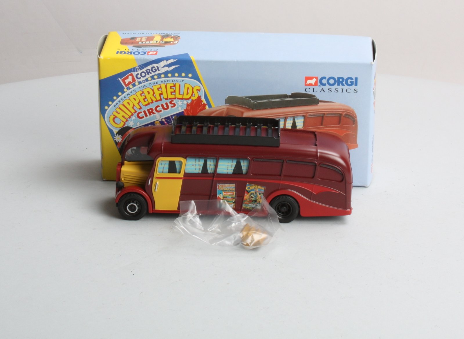 Corgi 97022 1:50 Chipperfields Circus AEC Regal Living Quarters LN/Box