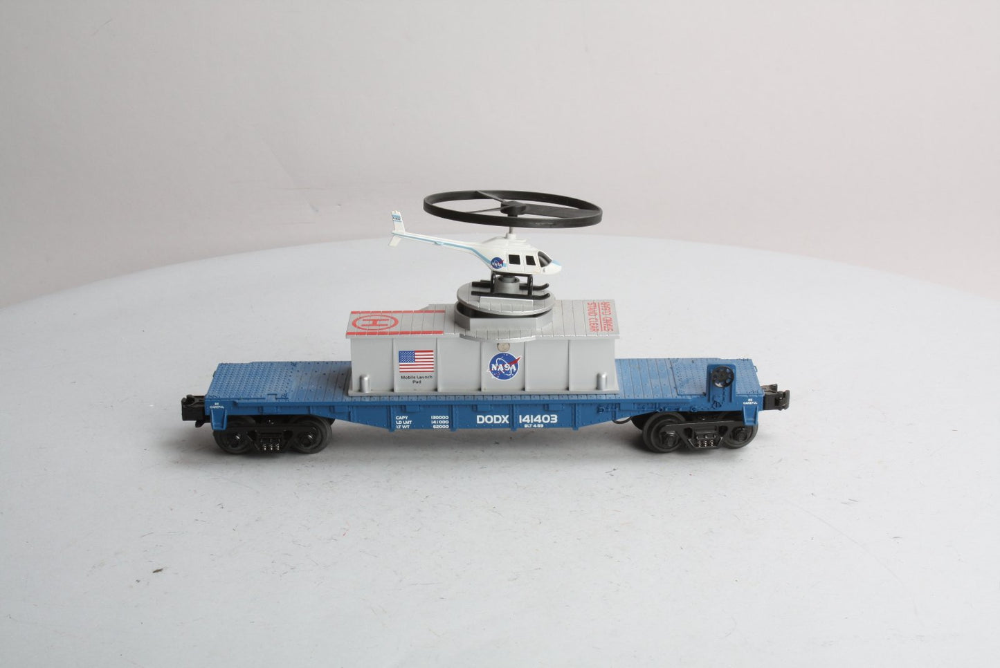 MTH 30-7940 O Gauge NASA Flatcar w/ Operating Helicopter LN/Box