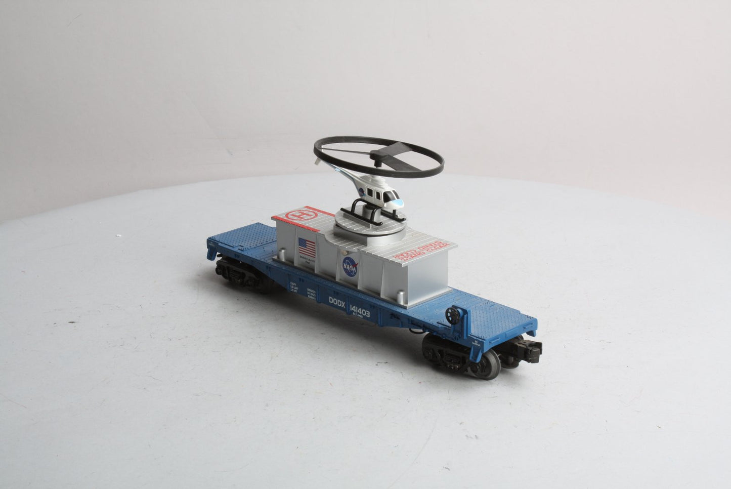 MTH 30-7940 O Gauge NASA Flatcar w/ Operating Helicopter LN/Box