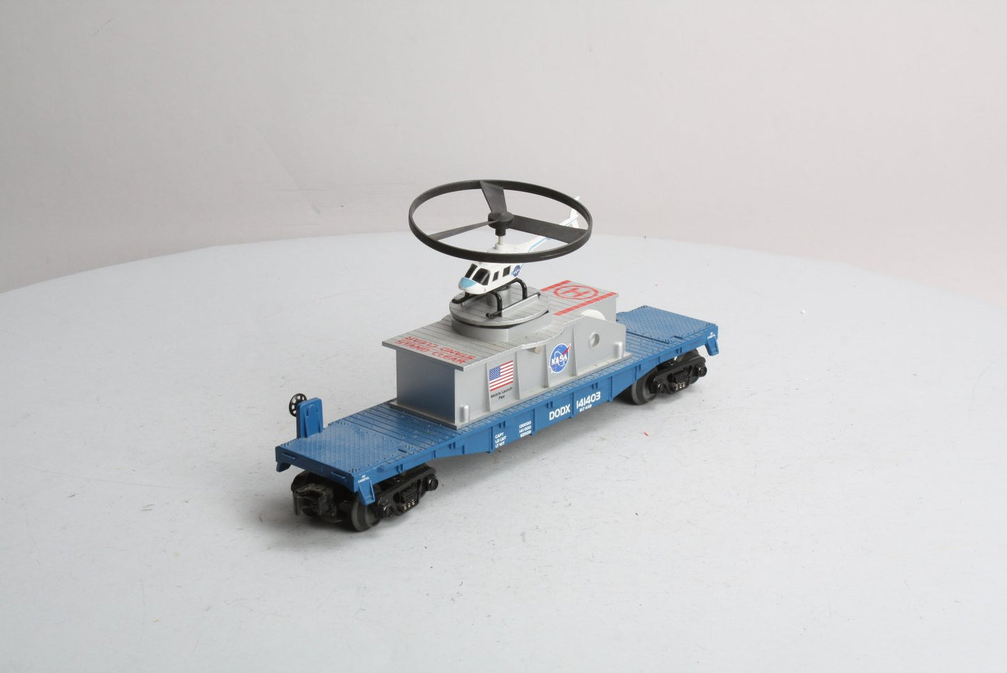 MTH 30-7940 O Gauge NASA Flatcar w/ Operating Helicopter LN/Box