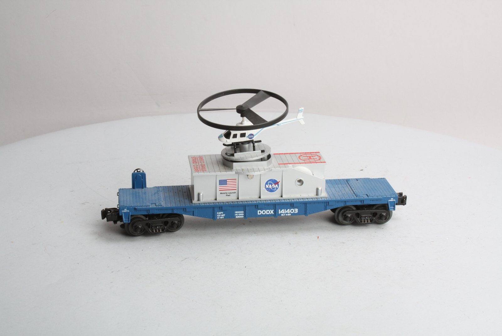MTH 30-7940 O Gauge NASA Flatcar w/ Operating Helicopter LN/Box