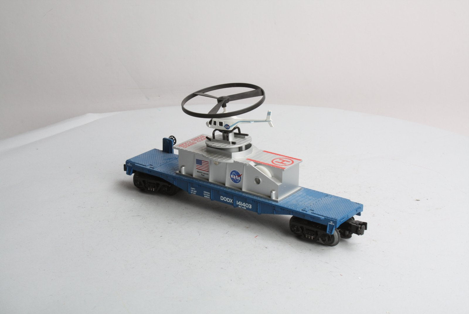 MTH 30-7940 O Gauge NASA Flatcar w/ Operating Helicopter LN/Box