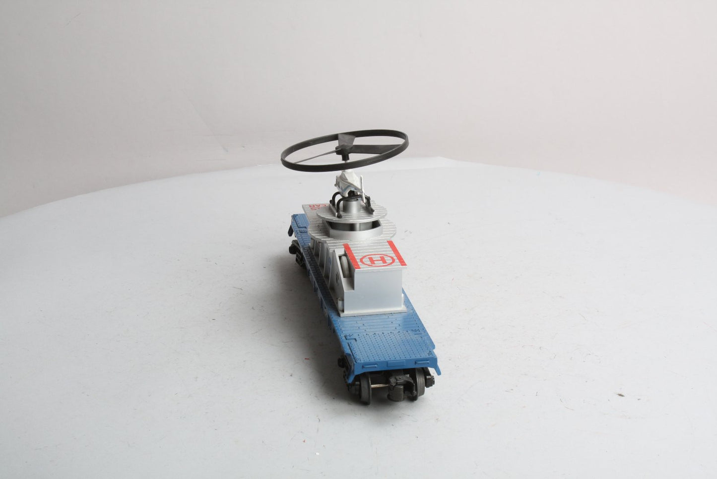 MTH 30-7940 O Gauge NASA Flatcar w/ Operating Helicopter LN/Box