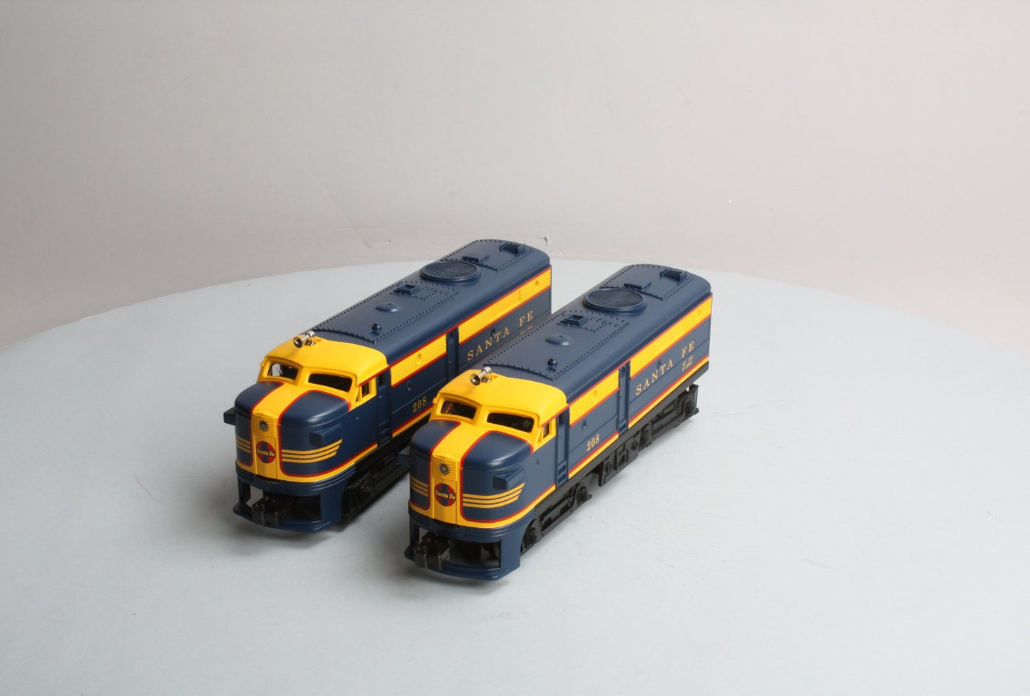 Lionel 6-58600 O Gauge LCCA Santa Fe Alco AA Diesel Locomotive Set #208 MT/Box