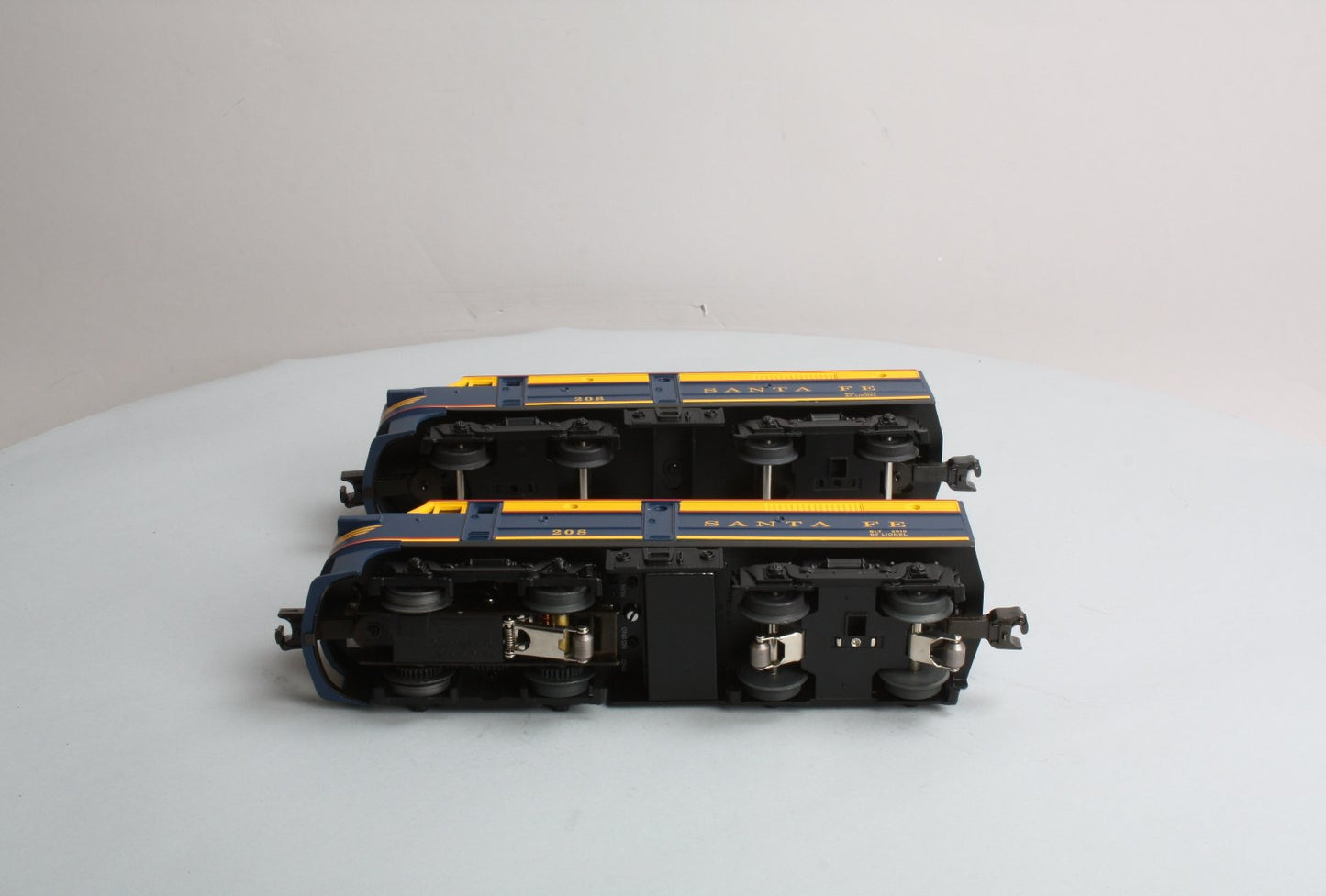 Lionel 6-58600 O Gauge LCCA Santa Fe Alco AA Diesel Locomotive Set #208 MT/Box