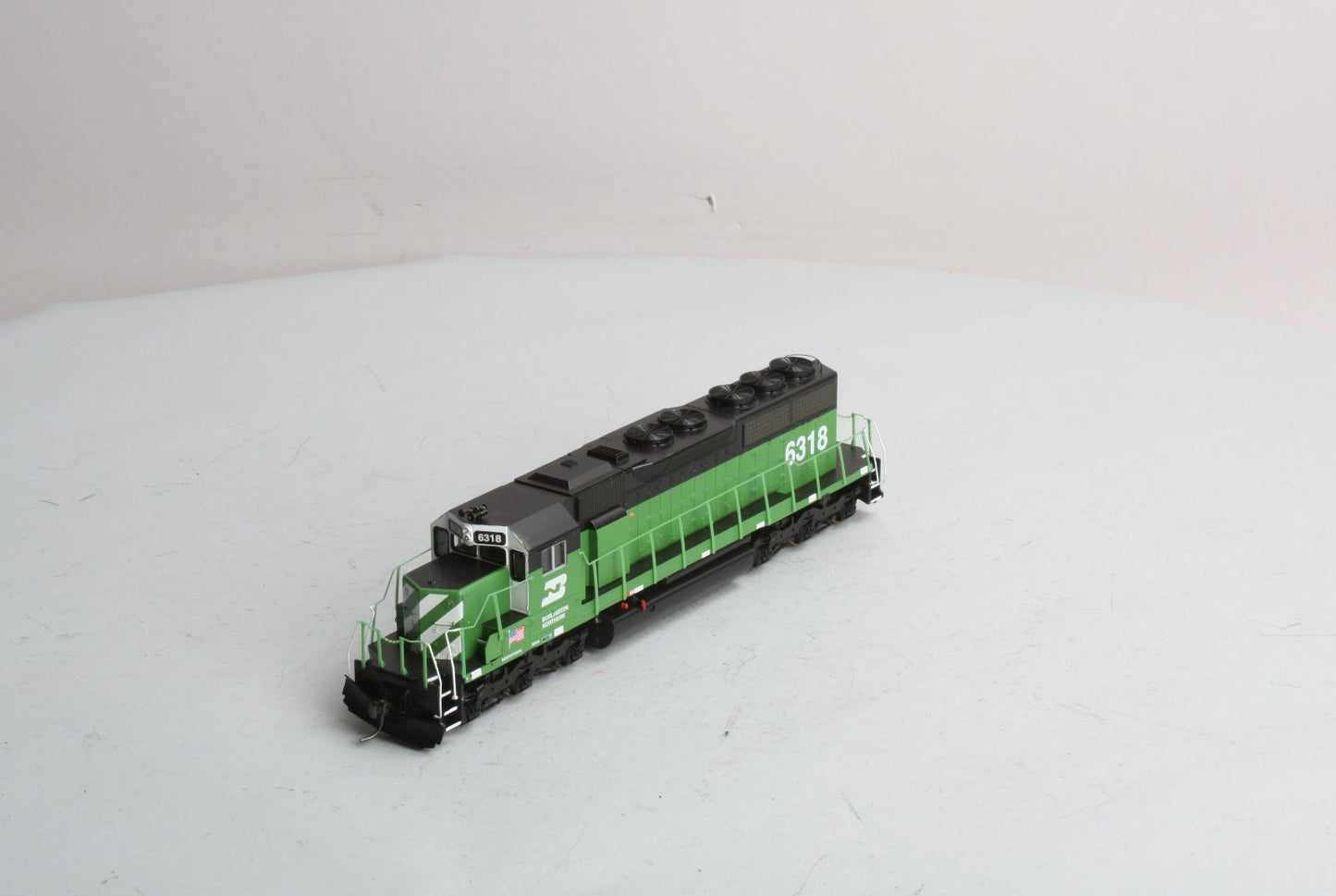 Athearn 93543 HO Scale Burlington Northern SD40 Diesel Locomotive #6318 LN/Box