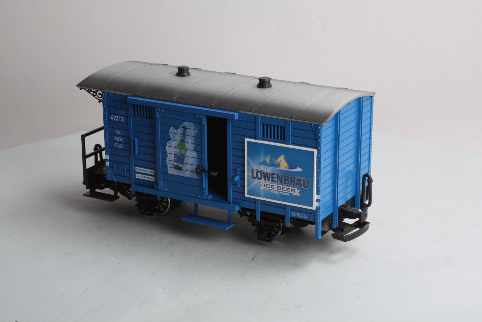 LGB 42313 G Scale Lowenbrau Ice Beer Car LN