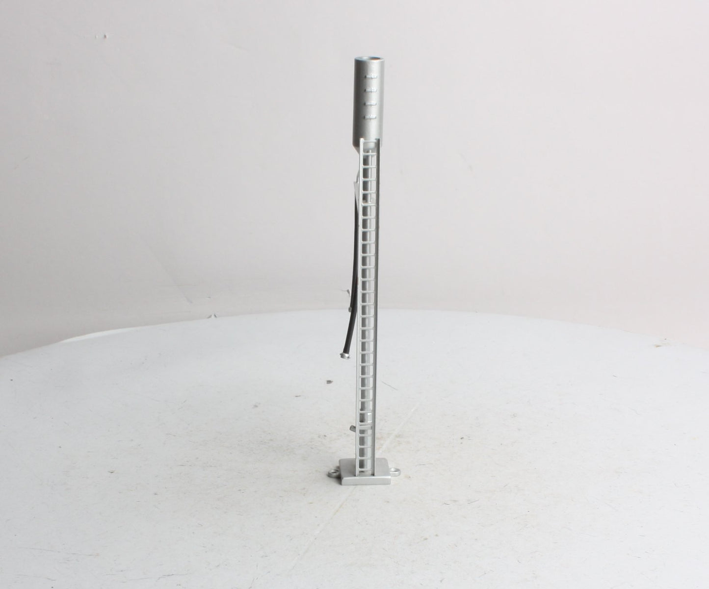 MTH 30-11040 O Scale Sanding Tower Steel & Die Cast Metal LN/Box