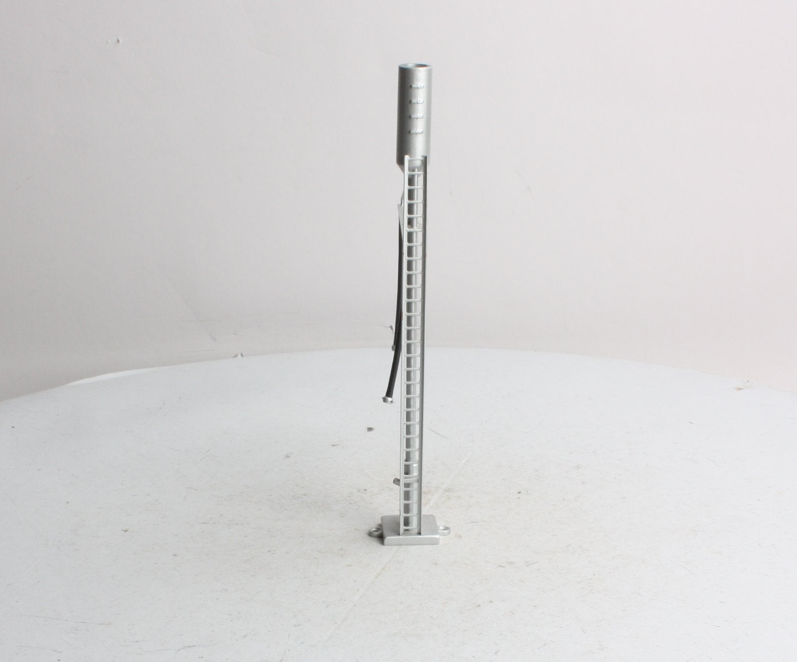 MTH 30-11040 O Scale Sanding Tower Steel & Die Cast Metal LN/Box