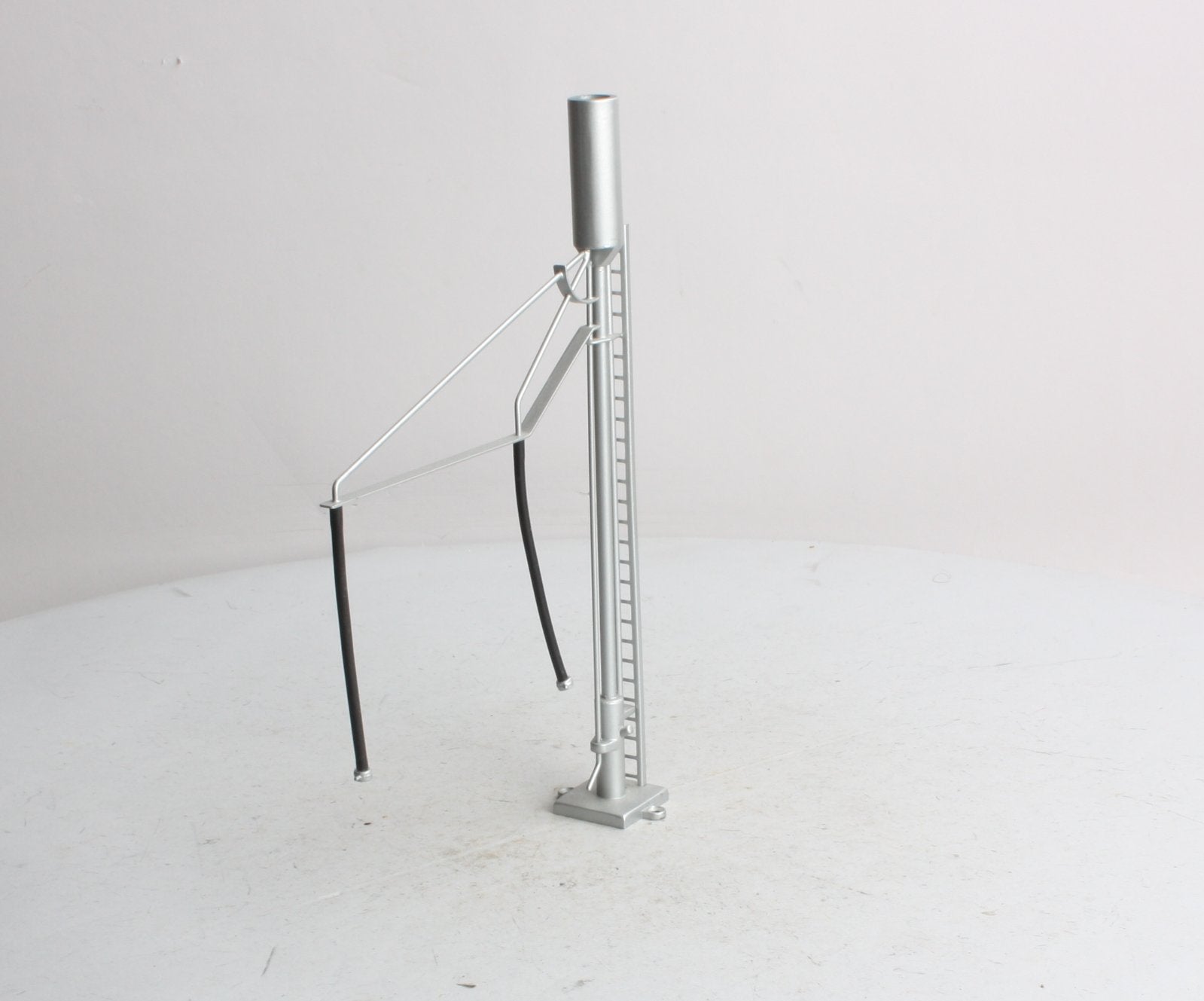 MTH 30-11040 O Scale Sanding Tower Steel & Die Cast Metal LN/Box