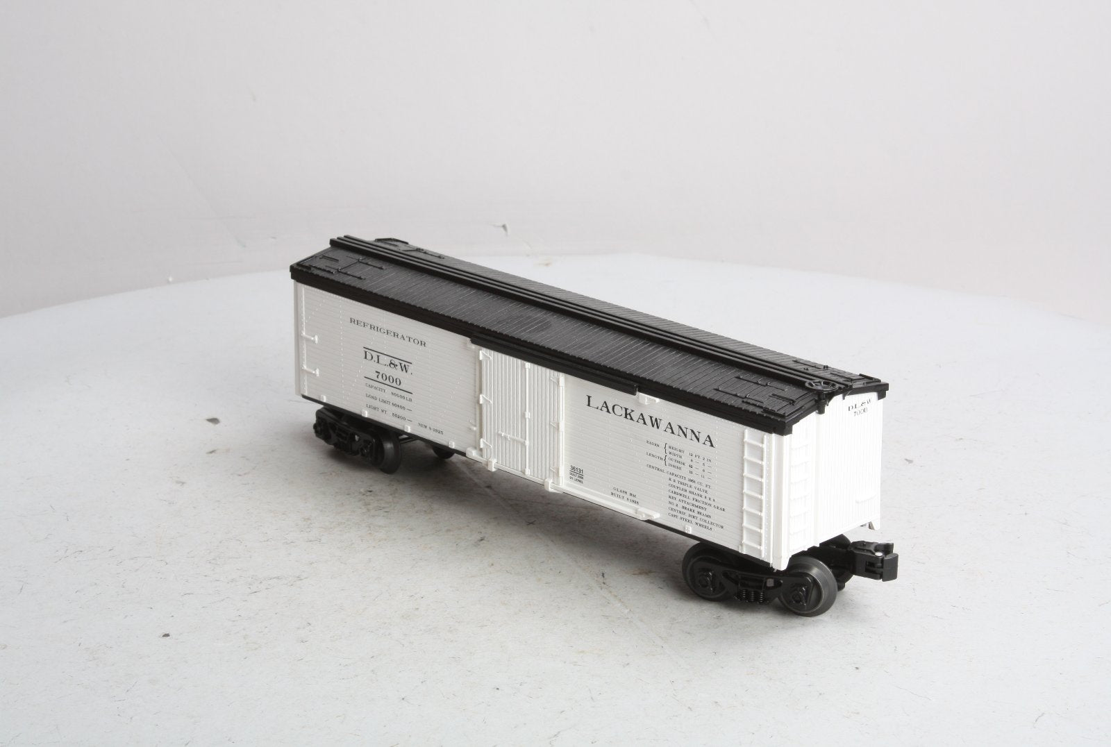 Lionel 6-36131 O Gauge Lackawanna Woodsided Reefer #7000