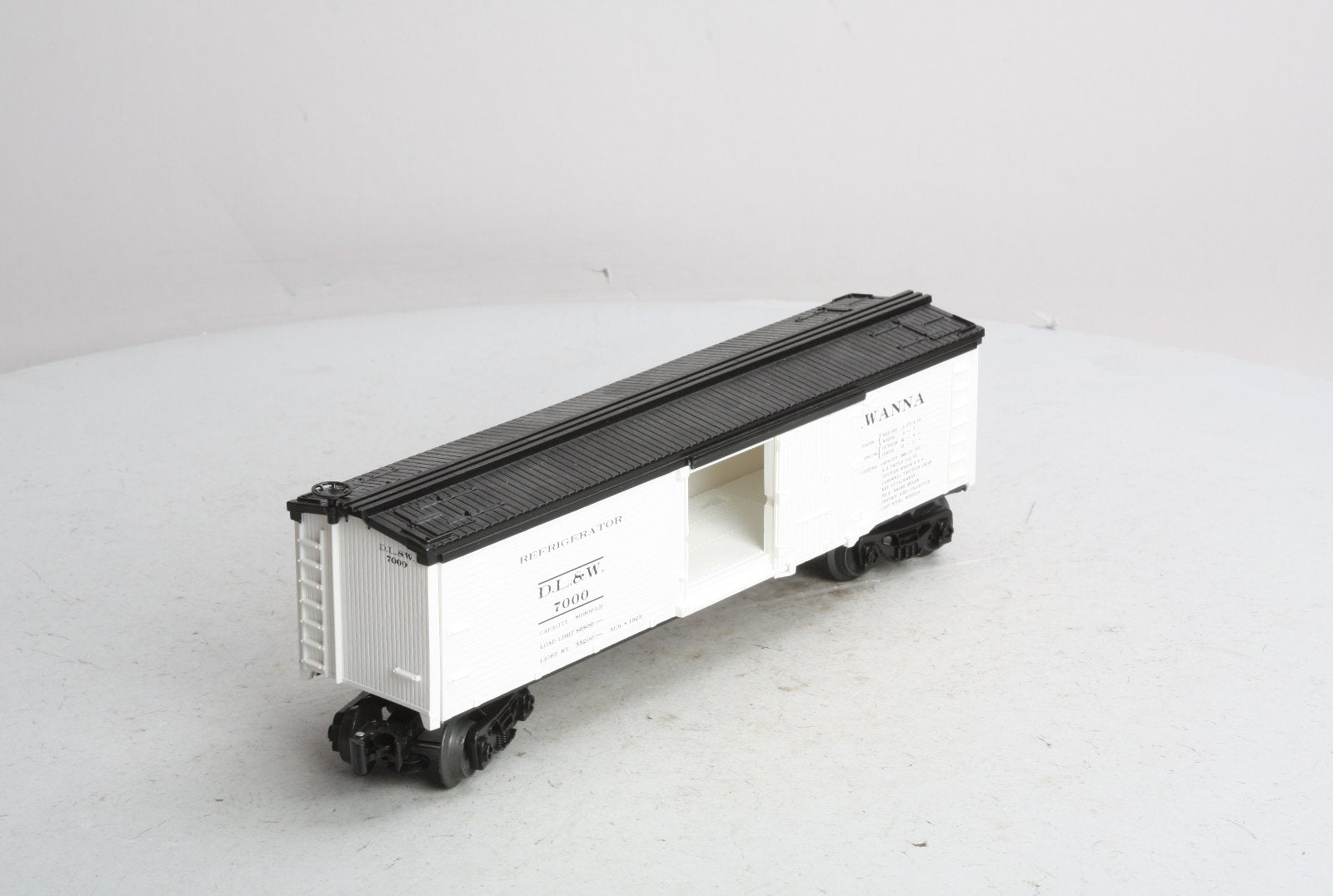 Lionel 6-36131 O Gauge Lackawanna Woodsided Reefer #7000