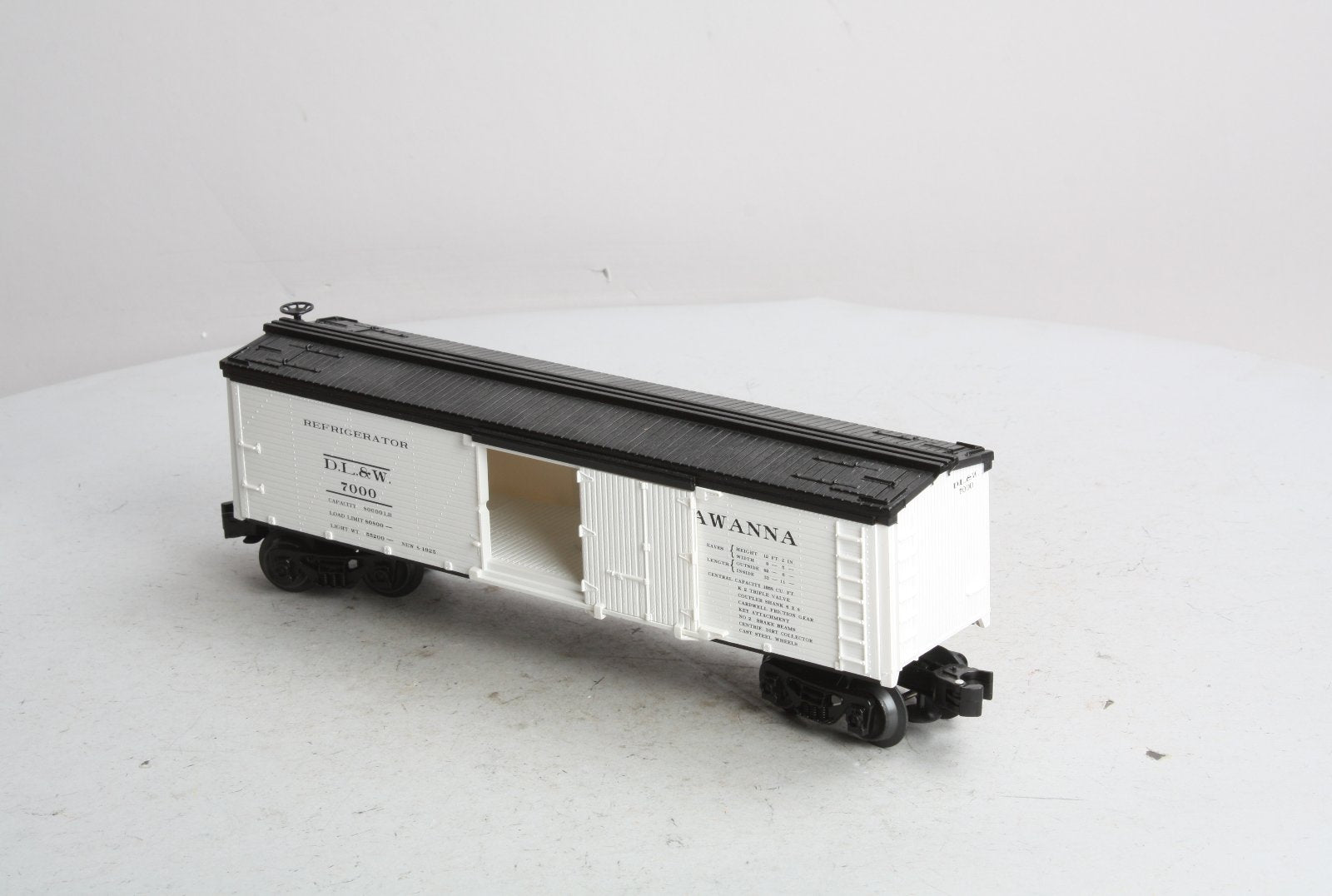 Lionel 6-36131 O Gauge Lackawanna Woodsided Reefer #7000