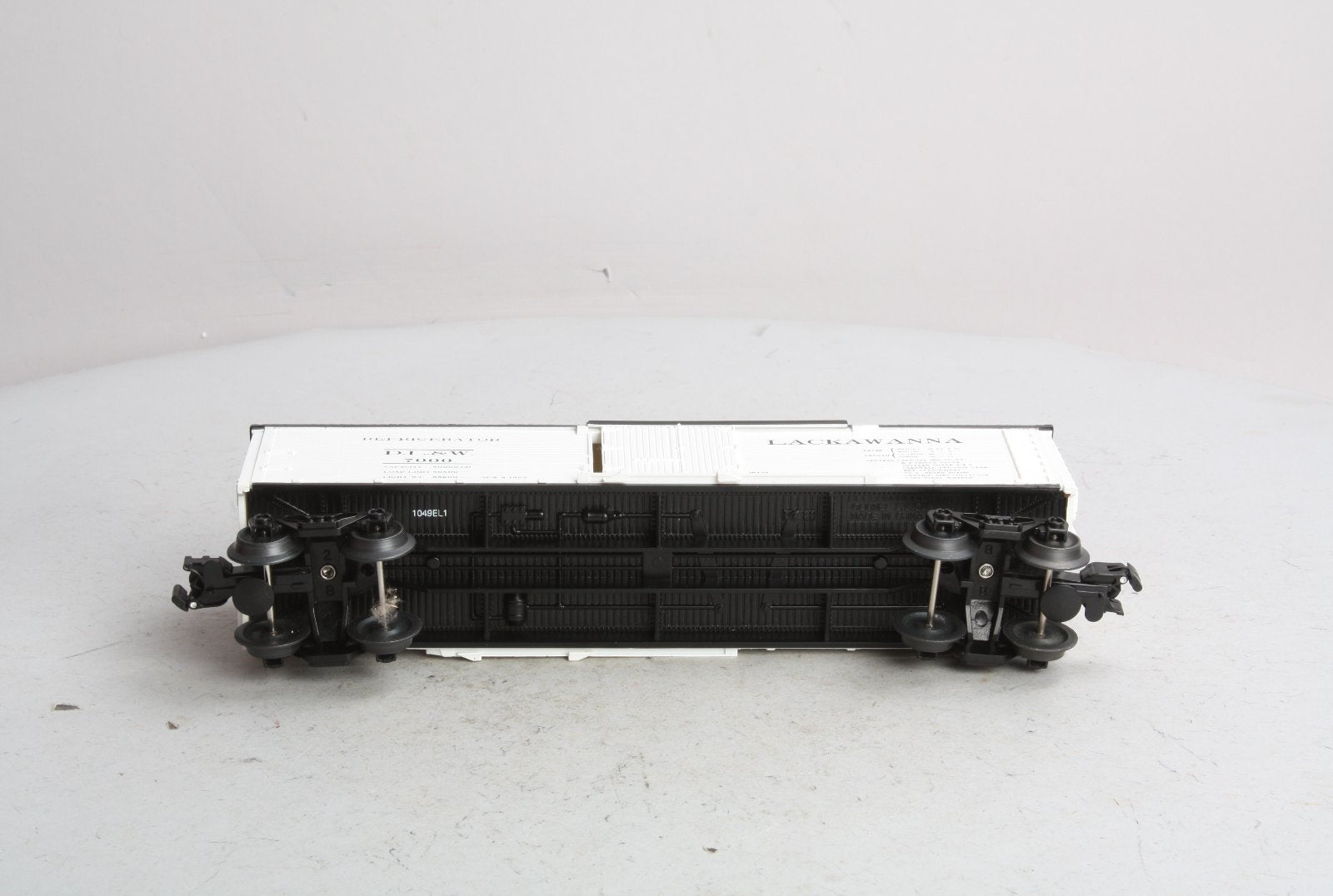 Lionel 6-36131 O Gauge Lackawanna Woodsided Reefer #7000