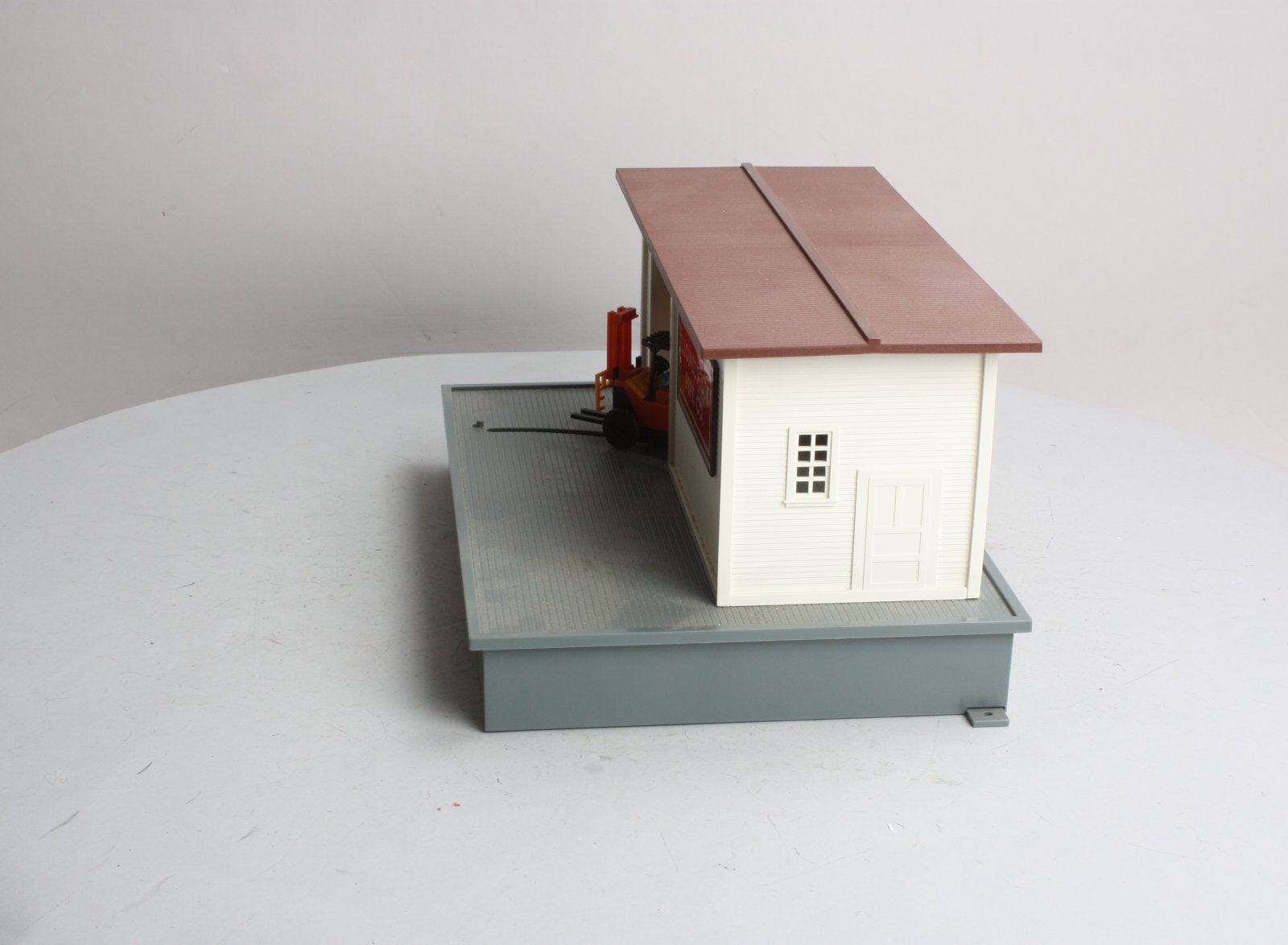 Lionel 6-12798 O/O27 Gauge Operating Forklift Loader Station LN/Box