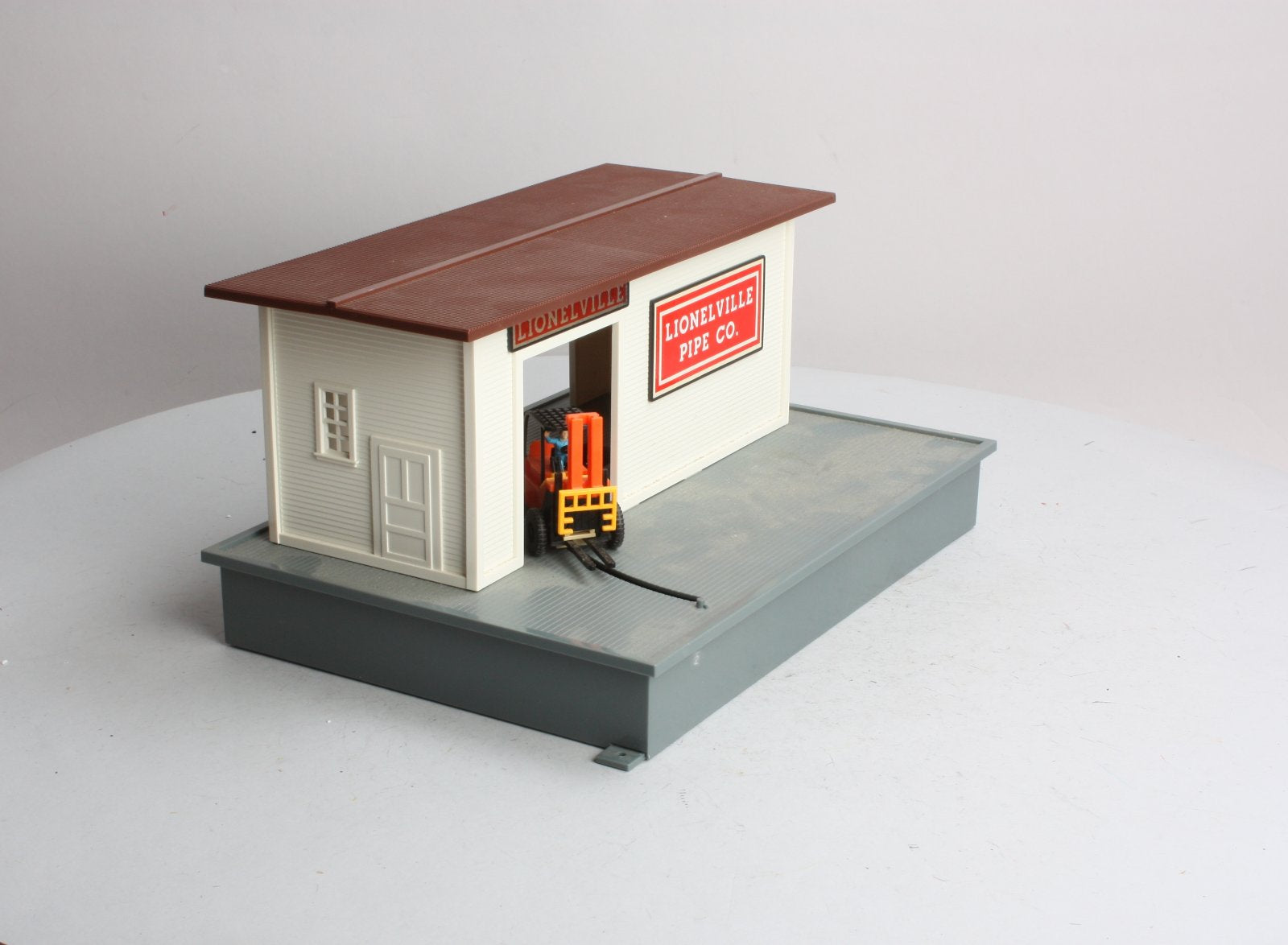 Lionel 6-12798 O/O27 Gauge Operating Forklift Loader Station LN/Box