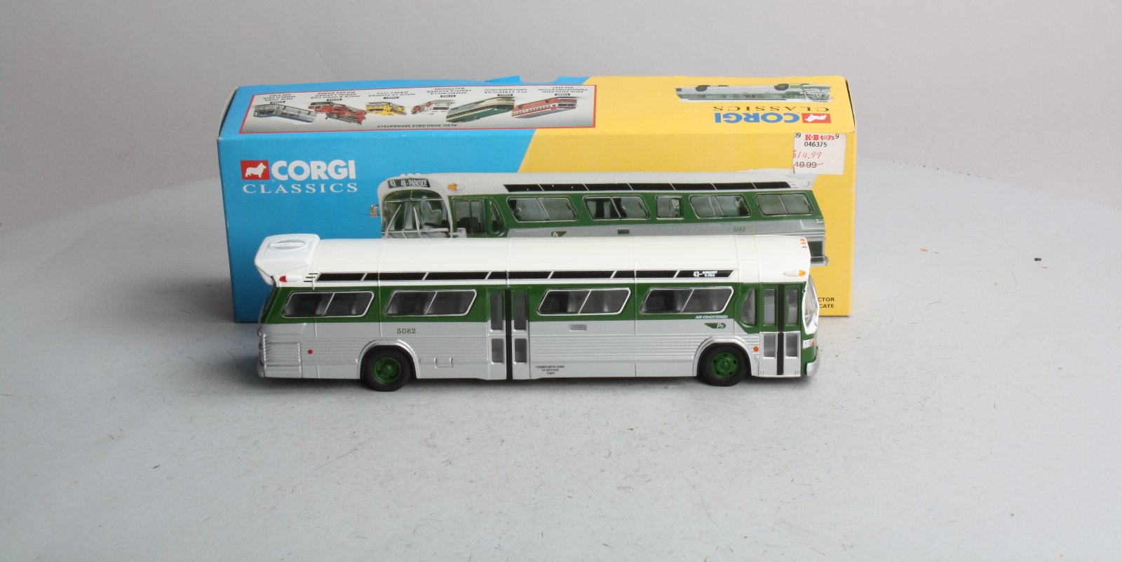 Corgi 54604 1:50 Philadelphia GM 5303 Bus Diecast Limited Edition