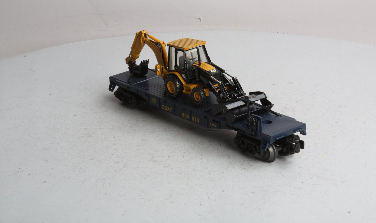 Lionel 6-29442 O Gauge CSX Flatcar with Backhoe #600513 LN/Box