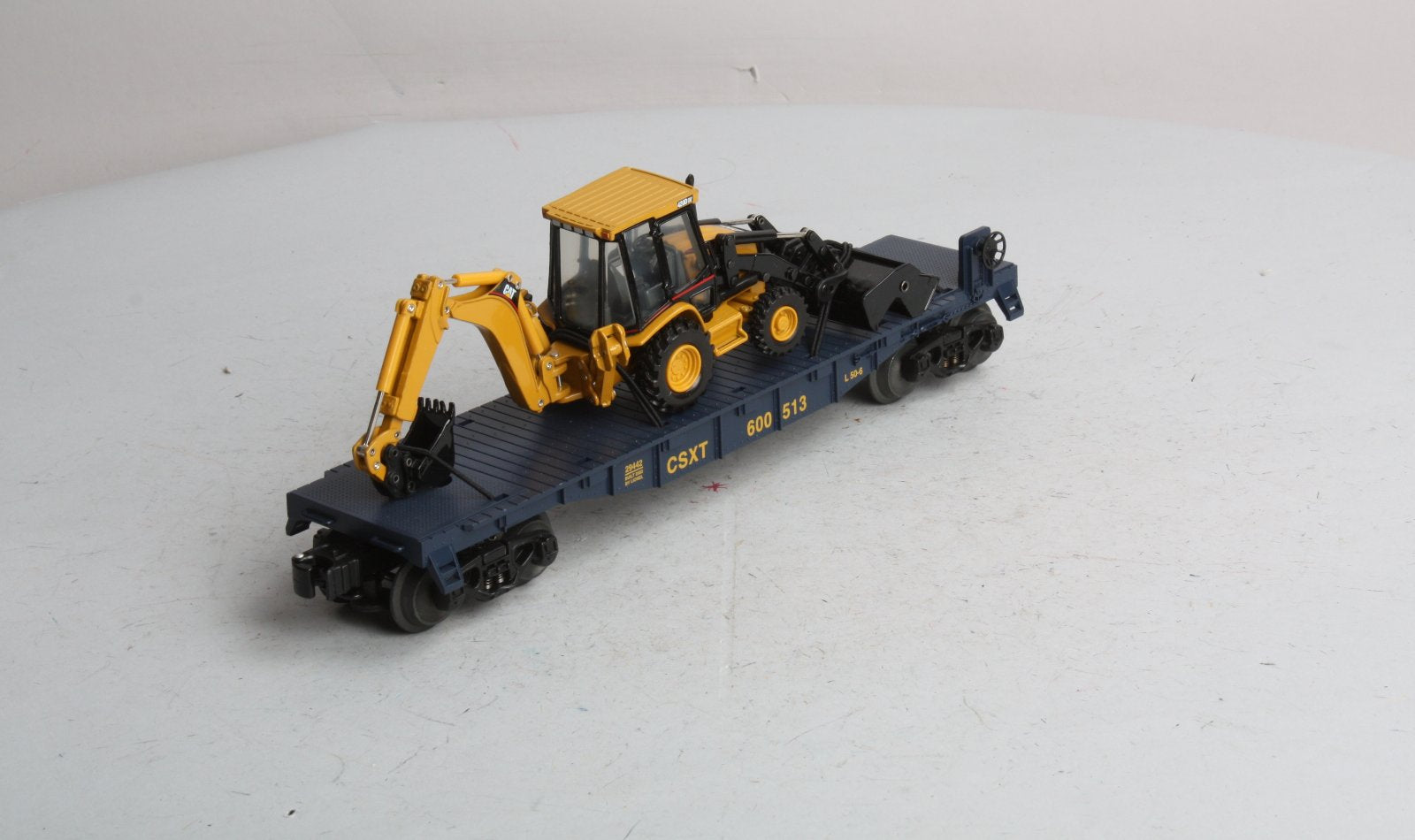 Lionel 6-29442 O Gauge CSX Flatcar with Backhoe #600513 LN/Box