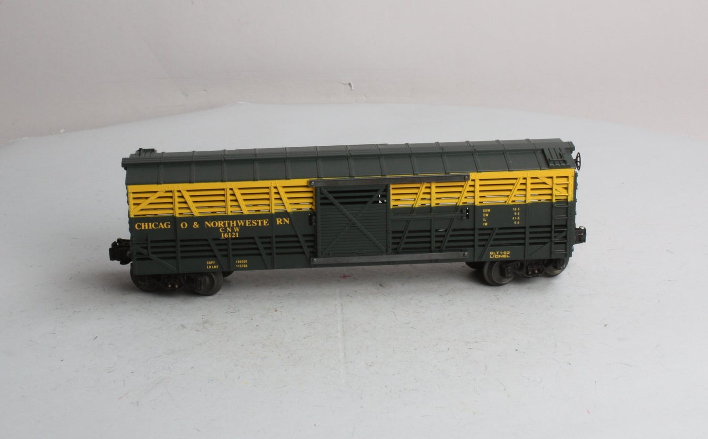 Lionel 6-16121 O Gauge Chicago & Northwestern Single Door Stock Car LN/Box