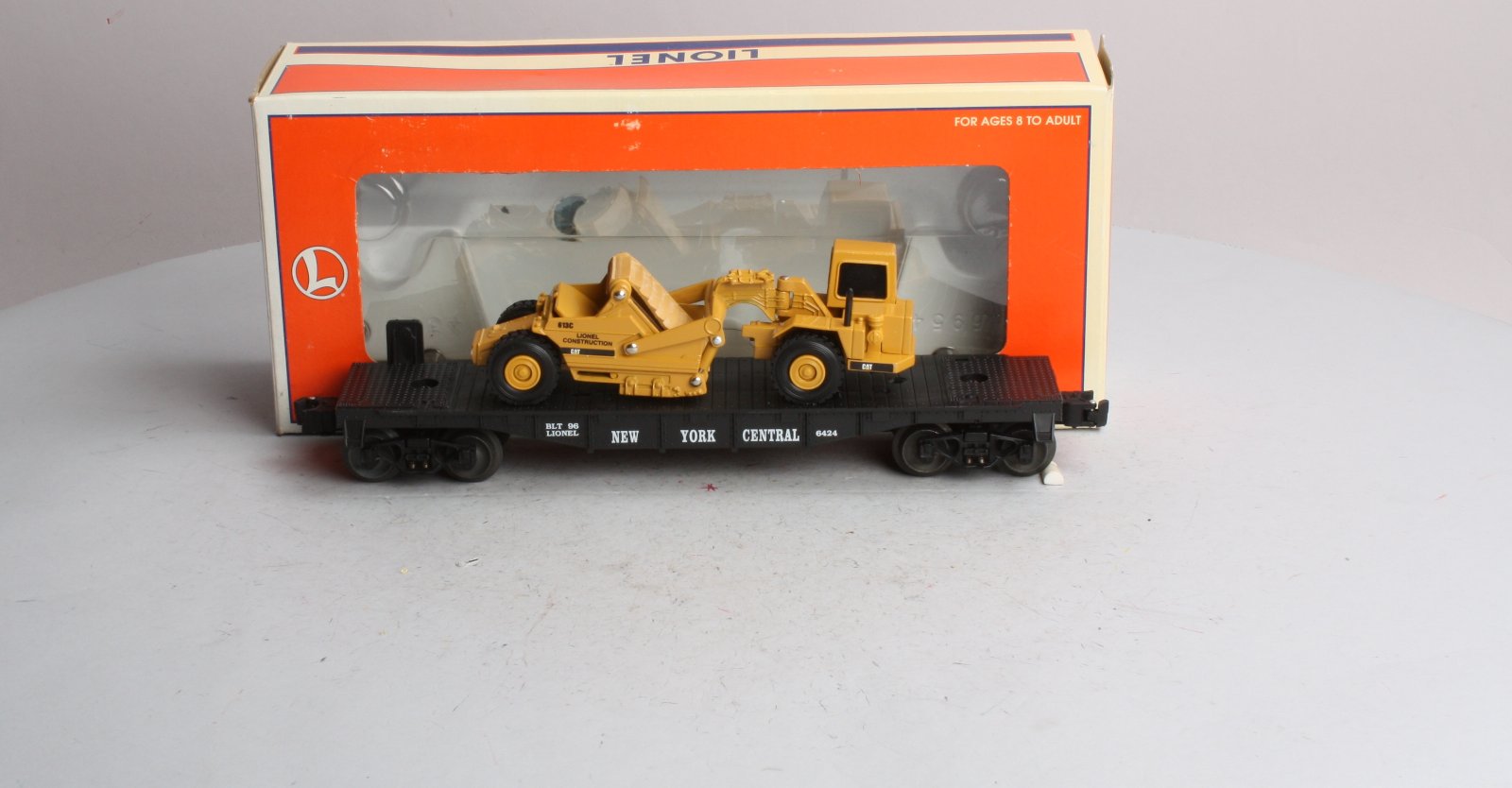 Lionel 6-16954 O Gauge New York Central Flatcar with ERTL Scraper #6424 LN/Box