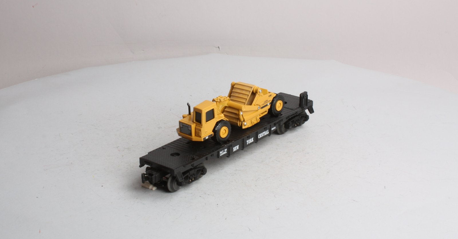 Lionel 6-16954 O Gauge New York Central Flatcar with ERTL Scraper #6424 LN/Box