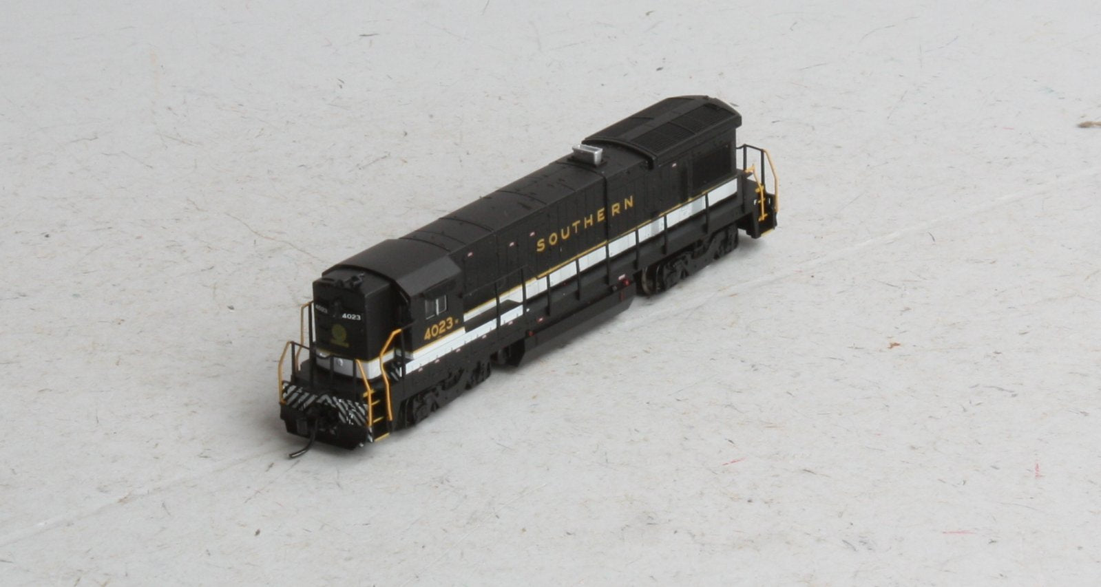 Atlas 49722 N Scale Southern B23-7 Diesel Locomotive #4023W