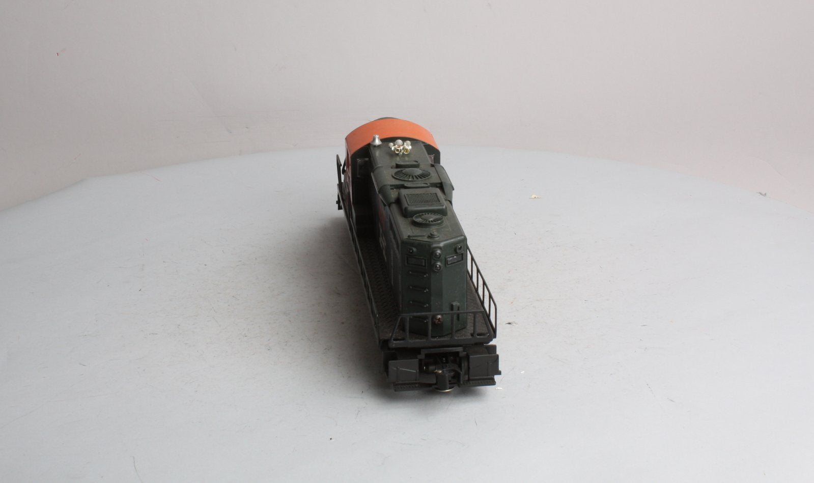 Lionel 6-18806 O Gauge New Haven SD-18 Powered Diesel Locomotive #8806 LN/Box