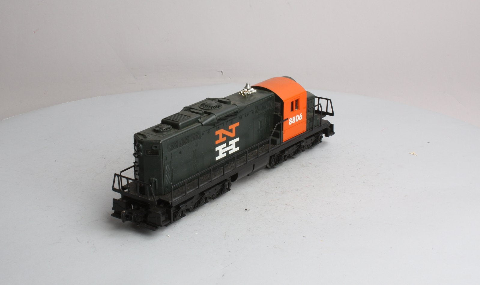 Lionel 6-18806 O Gauge New Haven SD-18 Powered Diesel Locomotive #8806 LN/Box