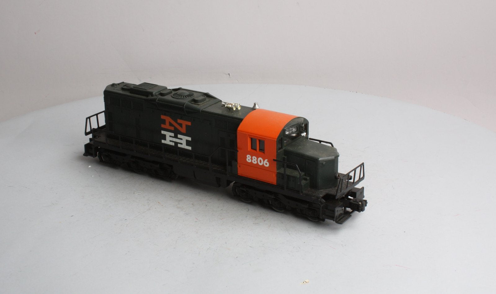 Lionel 6-18806 O Gauge New Haven SD-18 Powered Diesel Locomotive #8806 LN/Box
