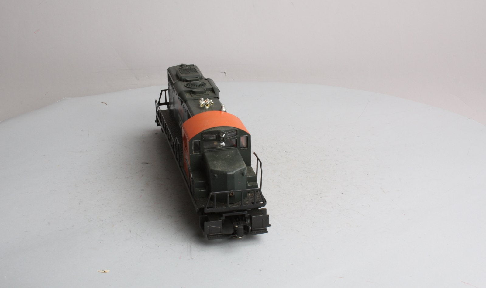 Lionel 6-18806 O Gauge New Haven SD-18 Powered Diesel Locomotive #8806 LN/Box
