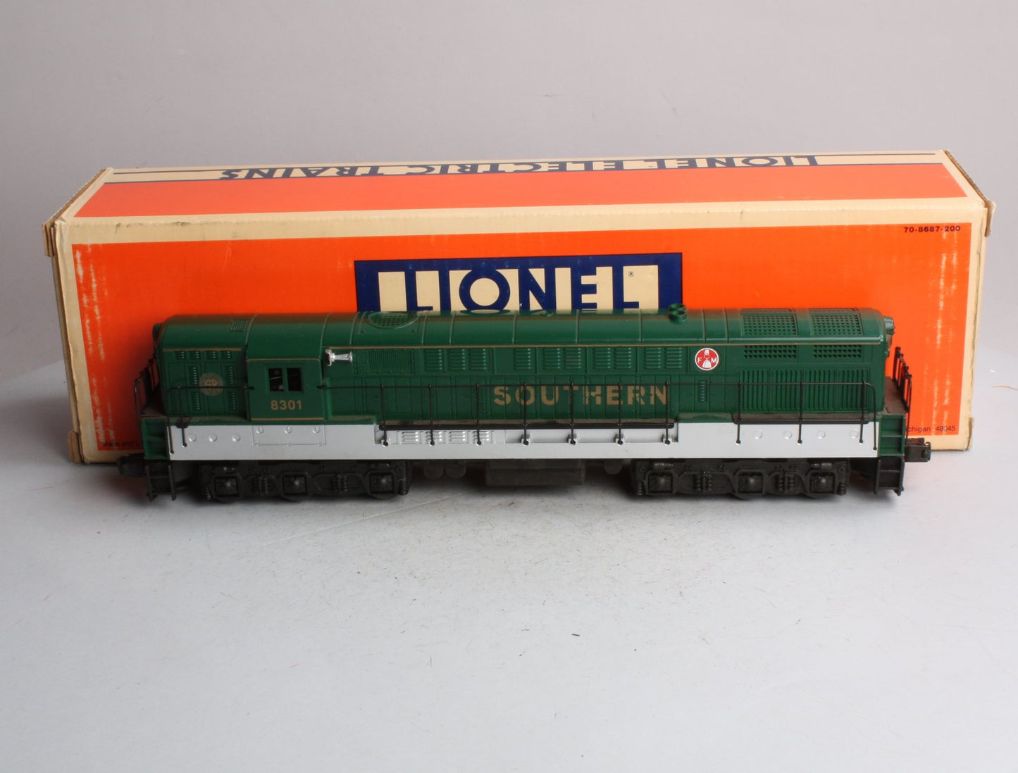 Lionel 6-18301 O Gauge Southern Fairbanks Morse Trainmaster Diesel Locomotive NIB