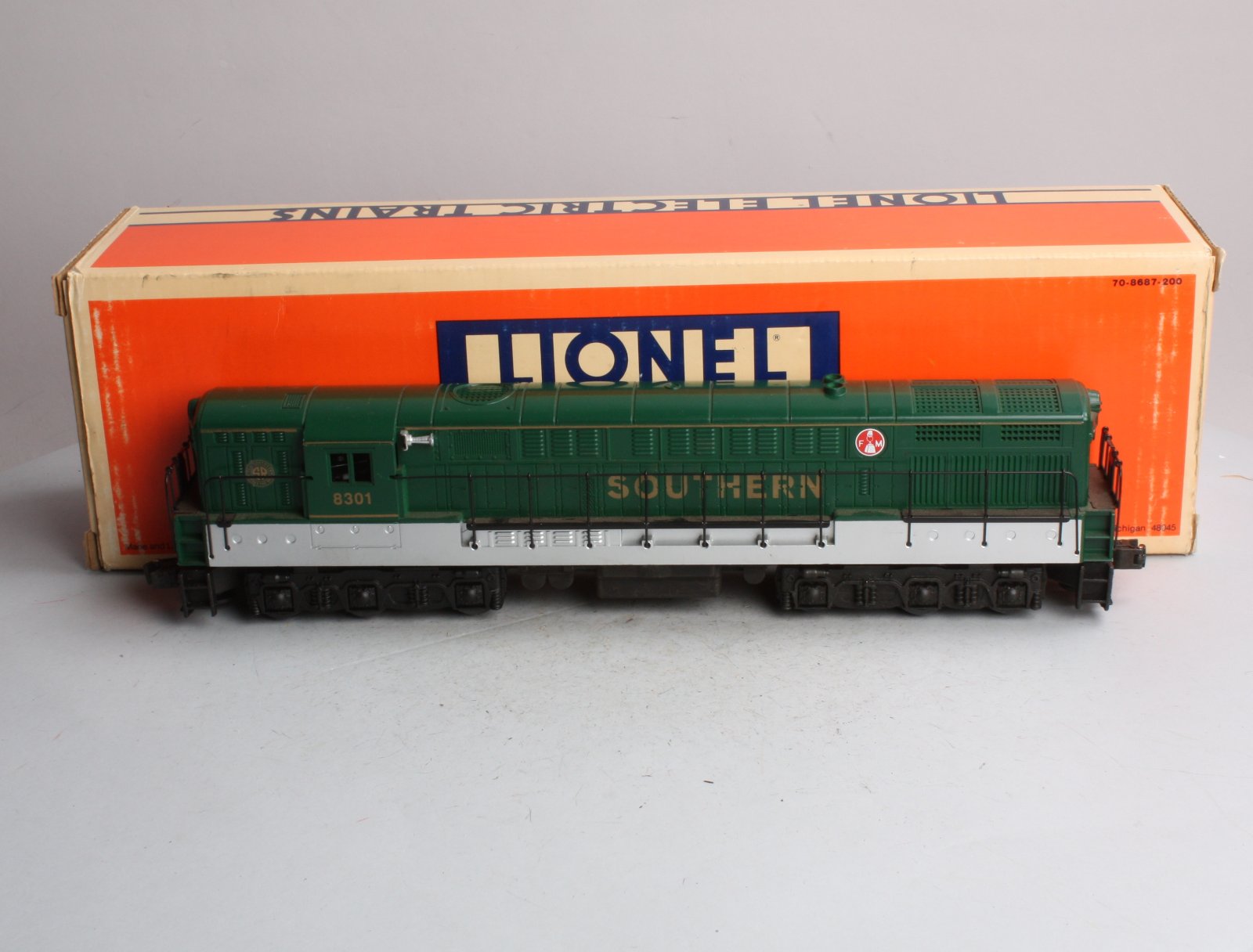 Lionel 6-18301 O Gauge Southern Fairbanks Morse Trainmaster Diesel Locomotive NIB