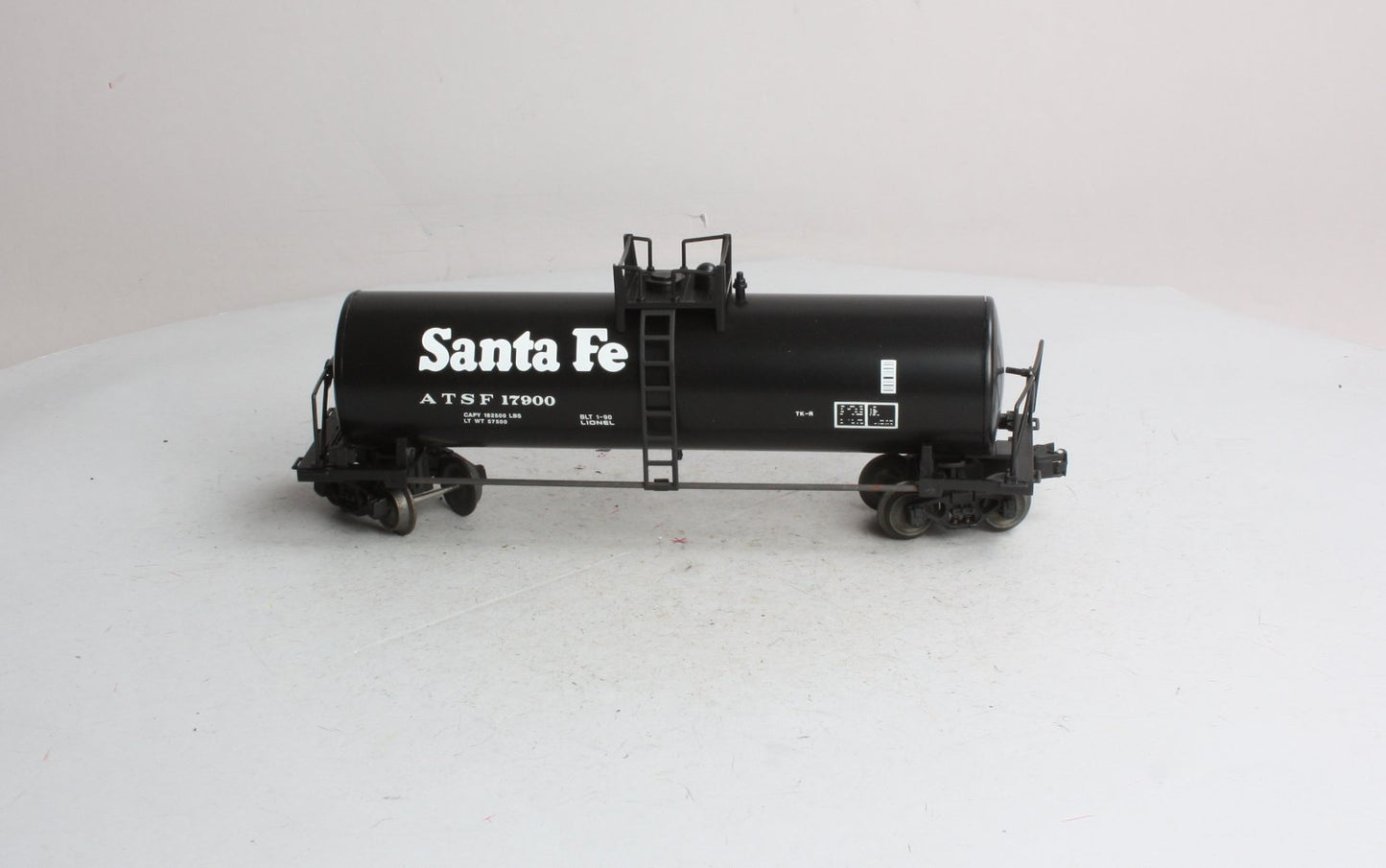 Lionel 6-17900 O Gauge Santa Fe Unibody Single Dome Tank Car #17900 LN/Box