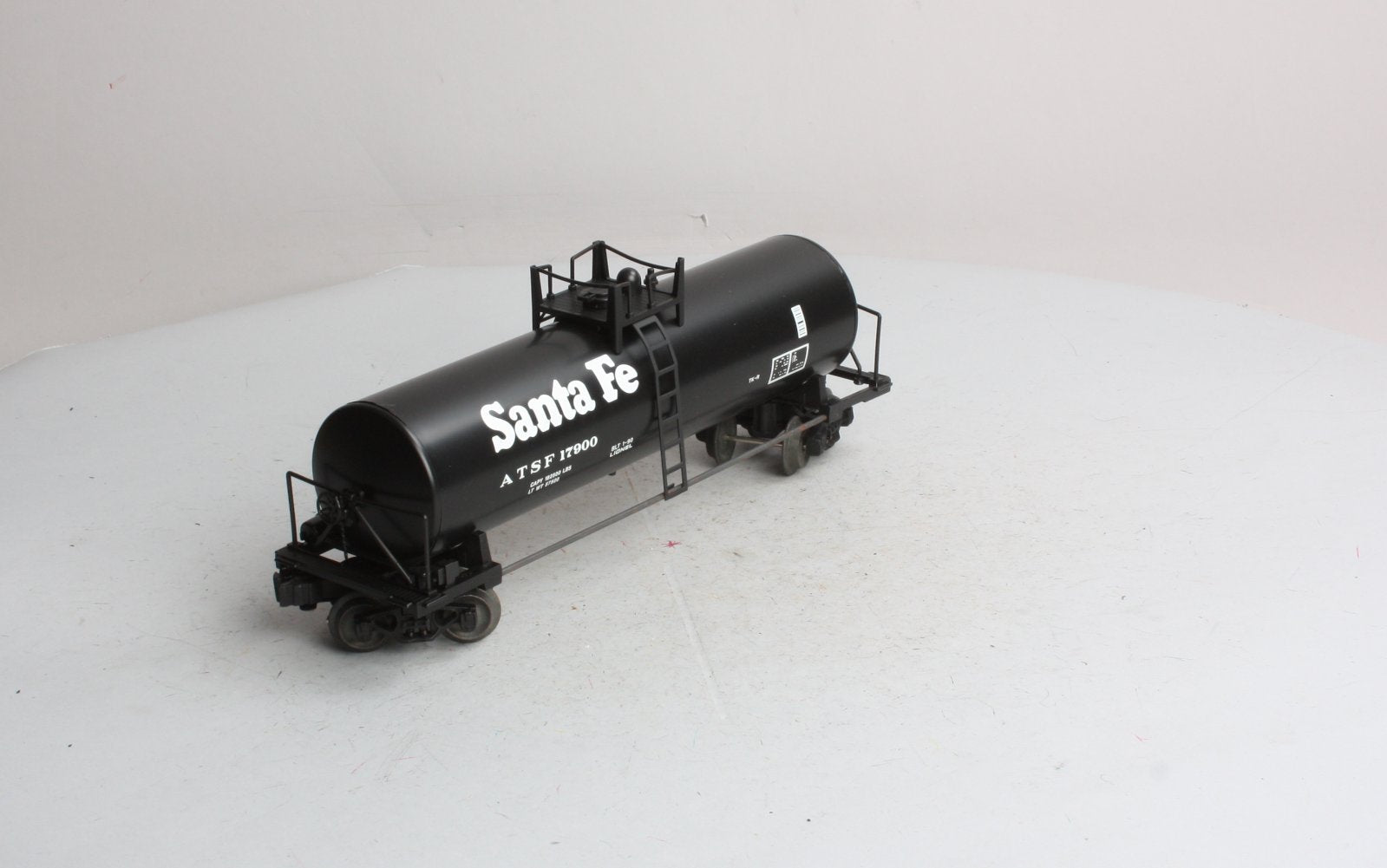 Lionel 6-17900 O Gauge Santa Fe Unibody Single Dome Tank Car #17900 LN/Box