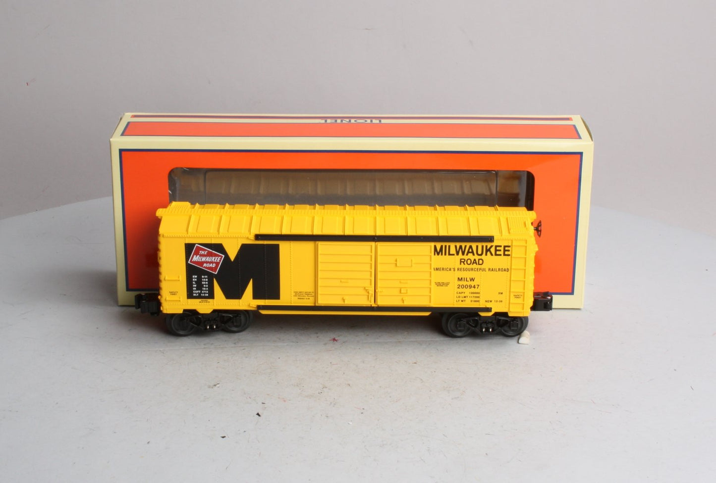 Lionel 6-52551 Milwaukee Road "Big M" Double Door Boxcar #200947 LN/Box