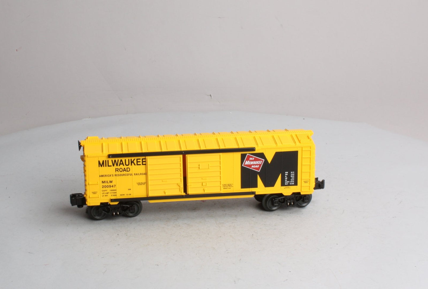 Lionel 6-52551 Milwaukee Road "Big M" Double Door Boxcar #200947 LN/Box