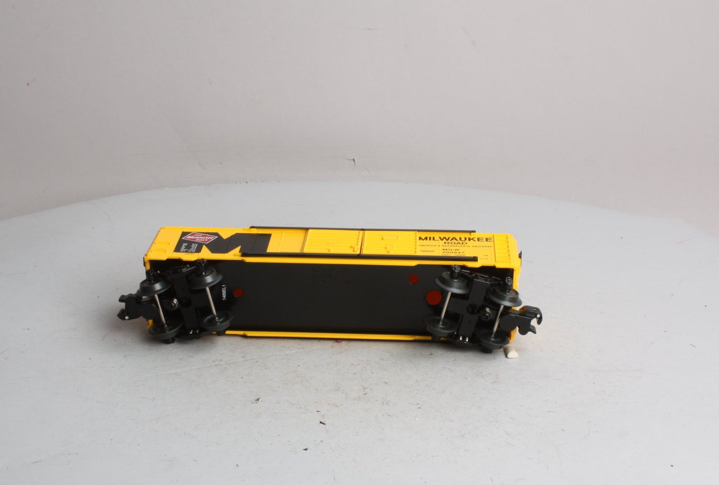 Lionel 6-52551 Milwaukee Road "Big M" Double Door Boxcar #200947 LN/Box